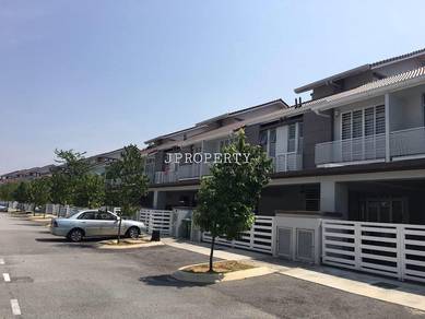 2.5-Storey Intermediate House at Desiran Bayu, Presint 16 Putrajaya
