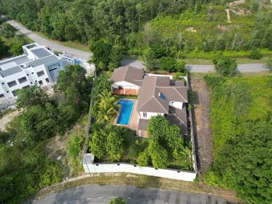 HUGE LAND 2 Storey Bungalow Bandar Bukit Mahkota Bangi PRIVATE POOL