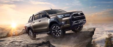 READY STOCK FULL LOAN Toyota HILUX 2.8 DIESEL