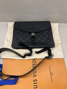 Louis Vuitton Outdoor Flap Messenger In M.noir