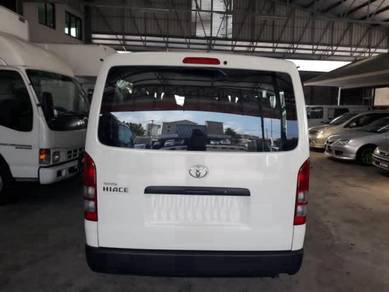 Toyota HIACE 3.0 (M) Window Van Best Offer