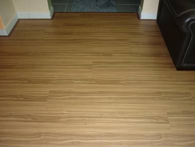 LANTAI JENIS VINYL l 3mm tebal bercorak kayu