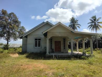 Rumah Banglo  Kg, Bukit Merah, Setiu