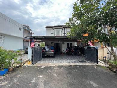 END LOT & RENOVATED 2 Storey Terrace Bandar Puncak Alam