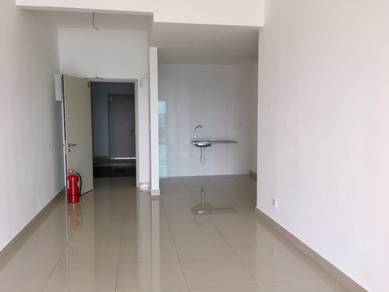Skyvilla D'Island Puchong South Basic Unit Lake View