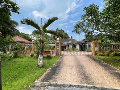 Demak Jaya, Jalan Bako Petra Jaya, Kuching single storey bungalow