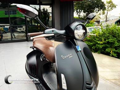 2016 Vespa 946 Emporio Armani in M'sia - RM68,551 