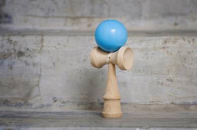 Professional kendama (skyblue)