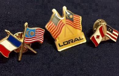 Flag Pins (New)