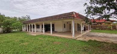 Corner With Big Extra Land Single Storey Bungalow Taman Garing Rawang