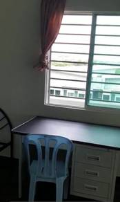 room taman tasik semenyih selangor