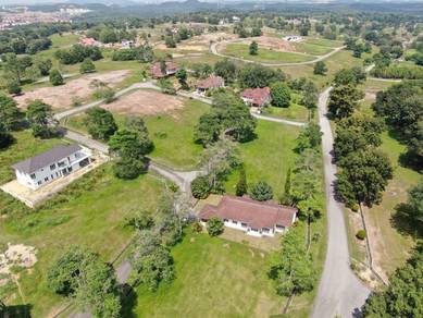 Golf Course Living Bungalow Land Nilai Spring Villa