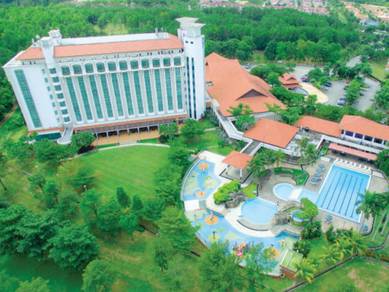 Golf Course Living Bungalow Land Nilai Spring Villa