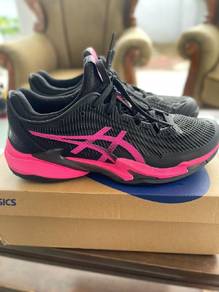 Kasut badminton clearance asics 219