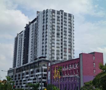 Simfoni 1 condo terrace with Private Garden at Bandar Teknologi Kajang