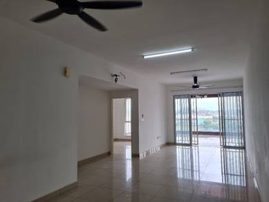 Simfoni 1 condo terrace with Private Garden at Bandar Teknologi Kajang
