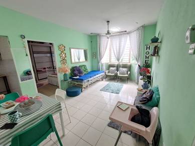 Apartment Desa Temenggung,Pinggiran Batu Caves RENOVATED TINGKAT 1