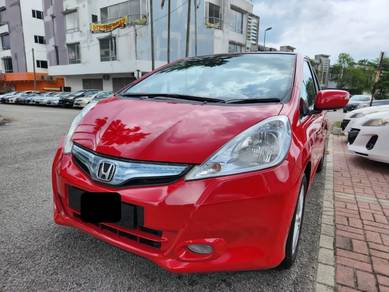 Honda Jazz Hybrid 1.3 (A) Loan Kedai Muka 3K