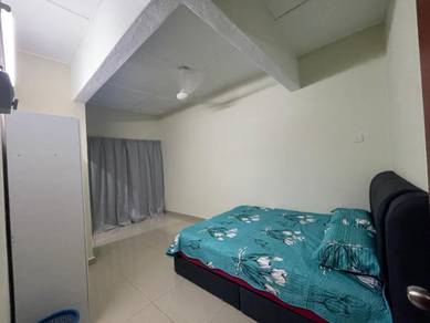 Fully furniture House small Room For Rent At Taman Hijau