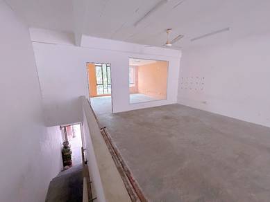 Below Bank Value Main Road IKS Merdeka Batu Berendam Melaka 2S Shop