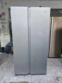 Hisense side by side doors refrigerator fridge pe