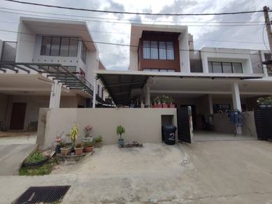Penampang 3 Storey Corner House 5 Rooms 5 Bathrooms