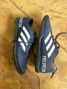 Kasut futsal store predator