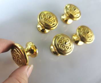 Drawer handle ( plastic warna emas) (5pcs)