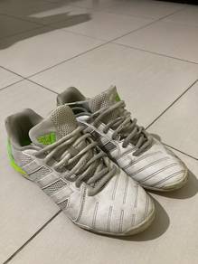 Kasut clearance futsal sala