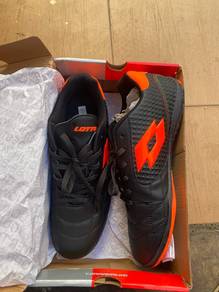 Kasut hot sale futsal lotto