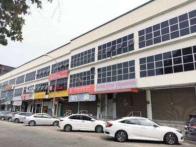 NEWLY REFURBISH AND PAINTING 3 Sty Shoplot Pusat Perniagaan Pekan Lama