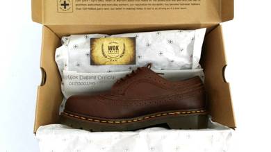 Dr Martens Wingtip 5 Eye Brown Original