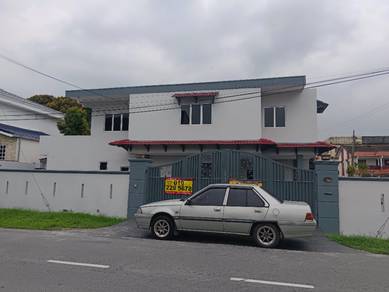 Semi-D Jalan Pokok Sakat Klang 3200sqft Klang
