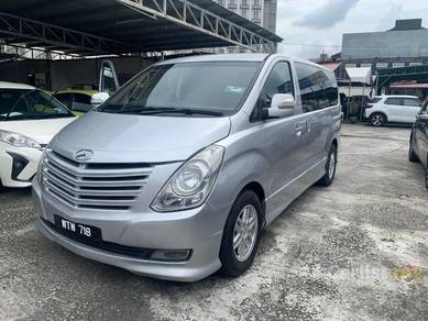 Hyundai GRAND STAREX 2.5 ROYALE (A)