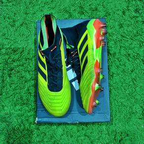 Kasut bola hotsell adidas predator