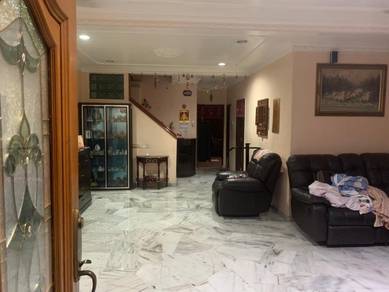 USJ 3 End Lọt (24x65 sqft +5ft) Gated Guarded 1.5 Storey Subang Jaya