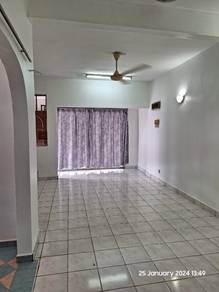 2 storey Corner in PU 6 Taman Puchong Utama Near Bandar Kinrara
