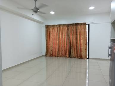 Partially furnished studio will full facilities and short walk to Mall