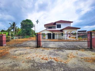 HUGE LAND 2 Storey Bungalow - Jalan Mesjid, Kg Melayu Yong Peng 5R 4B