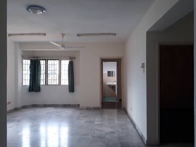[Corner Lot 角头间] 甲洞公寓出售 Aman Puri Apartment, Jalan Aman, Kepong