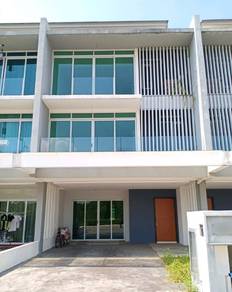 [-37%] 3 Storey Terrace House with lift in D'Island Residence, Puchong