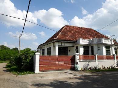 Jln Limbongan nearby Jonker Walk, Semi D House Heritage look 3 bedroom