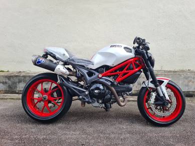 Ducati monster discount 796 corse stripe