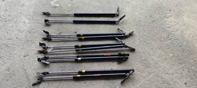 Toyota Estima acr30 rear bonnet damper