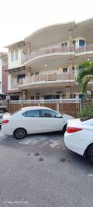 3 Storey House [Corner] With Pool & GerdenLaman Residen, Jln Kuching