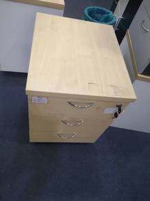 Maple 3 Level Mobile Pedestal TC203