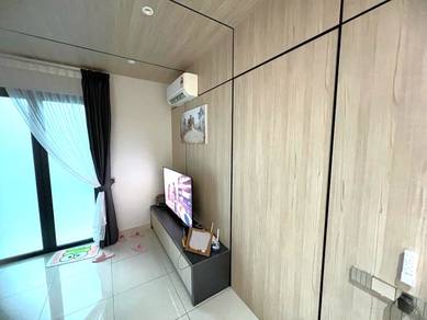 Mid floor, fully furnished with nice city view & greenery view!