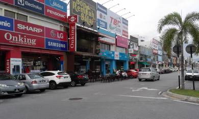 Shoplot Seksyen 8 Bandar Baru Bangi Road Frontage Near Entrance
