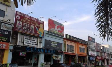 Shoplot Seksyen 8 Bandar Baru Bangi Road Frontage Near Entrance