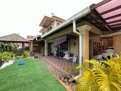 Corner unit 1 1/2 Storey Terrace House, Kota Damasara